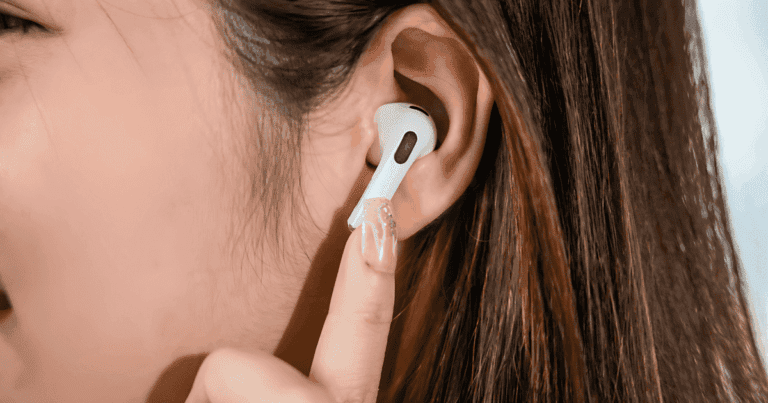 wear earbuds so they don't fall out