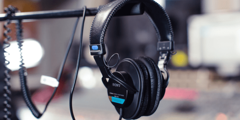 headphones for good bass and noise canceling